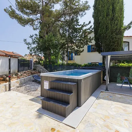 Meazza-1 By Interhome Medulin