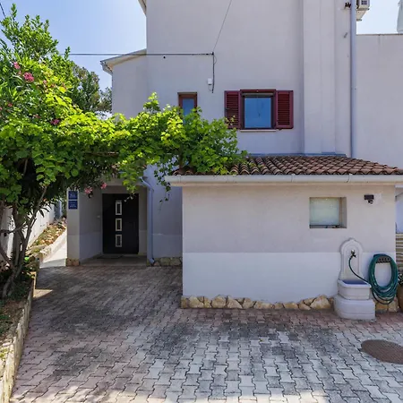 Apartman Meazza-1 By Interhome Medulin