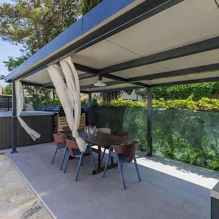 Apartment Meazza-1 By Interhome