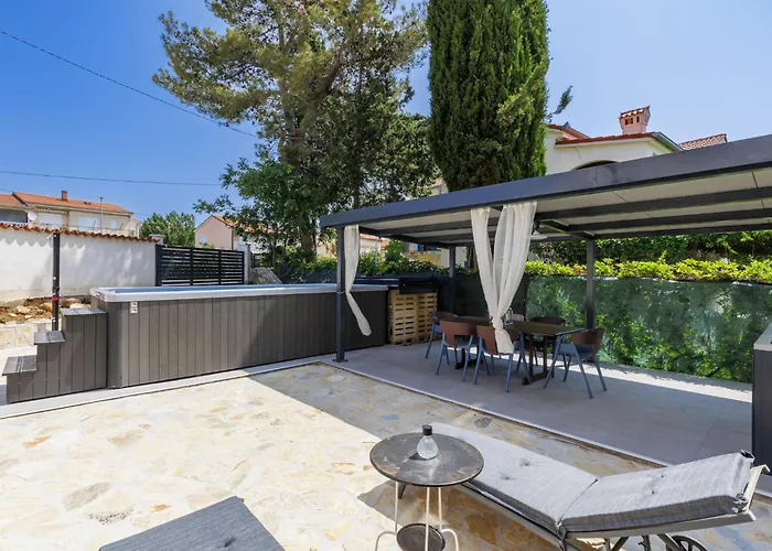 Apartman Meazza-1 By Interhome Medulin